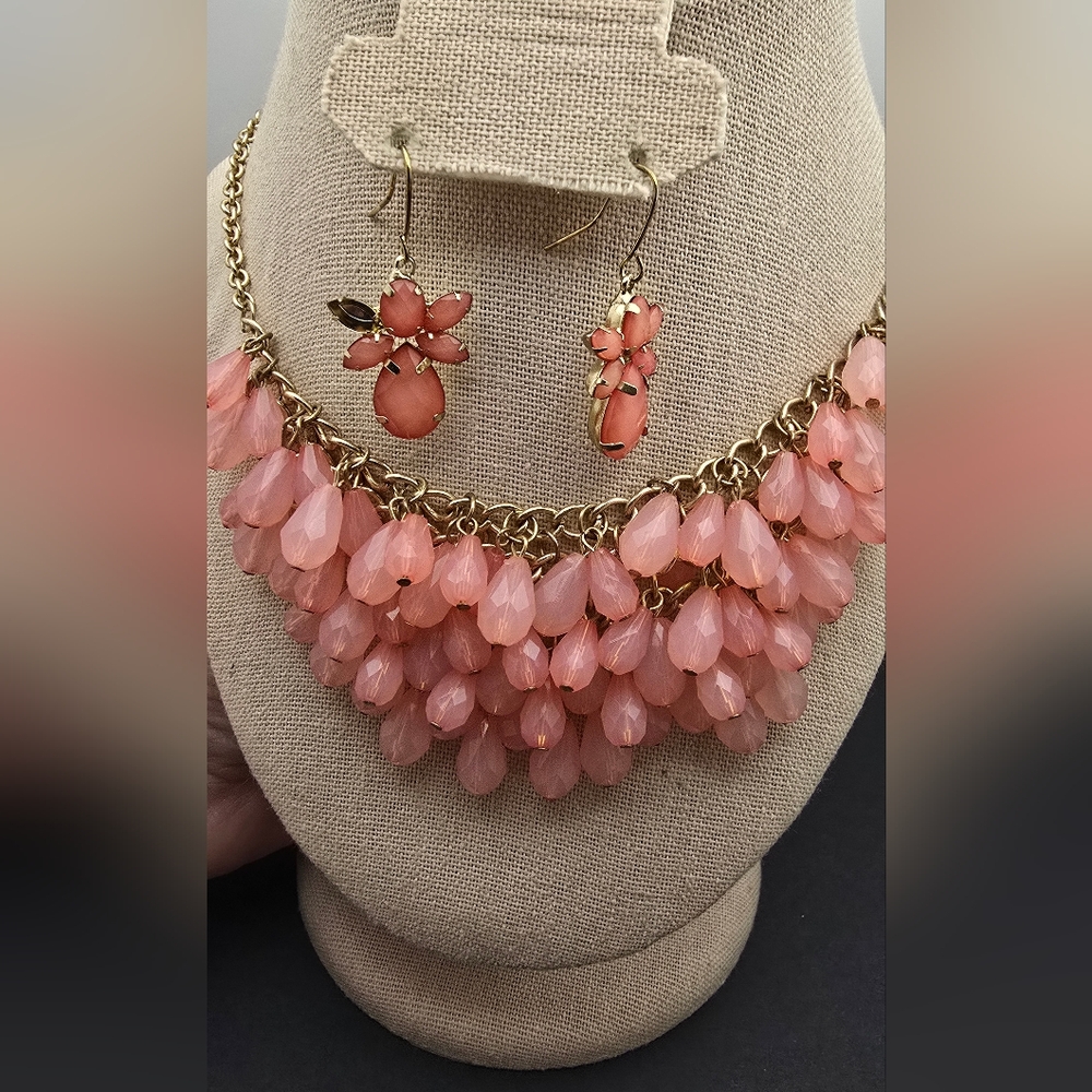 Claire's Pink and Gold Necklace